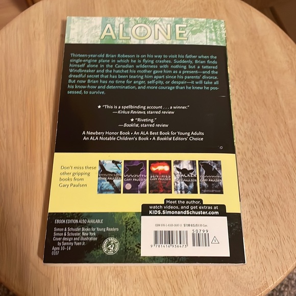 Hatchet by Gary Paulsen. Book - Picture 2 of 2